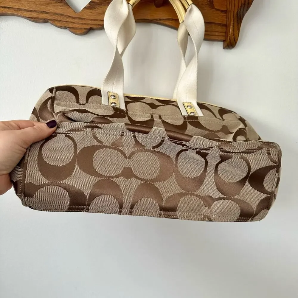 Coach F14878 Signature Logo Daisy Shoulder Bag
